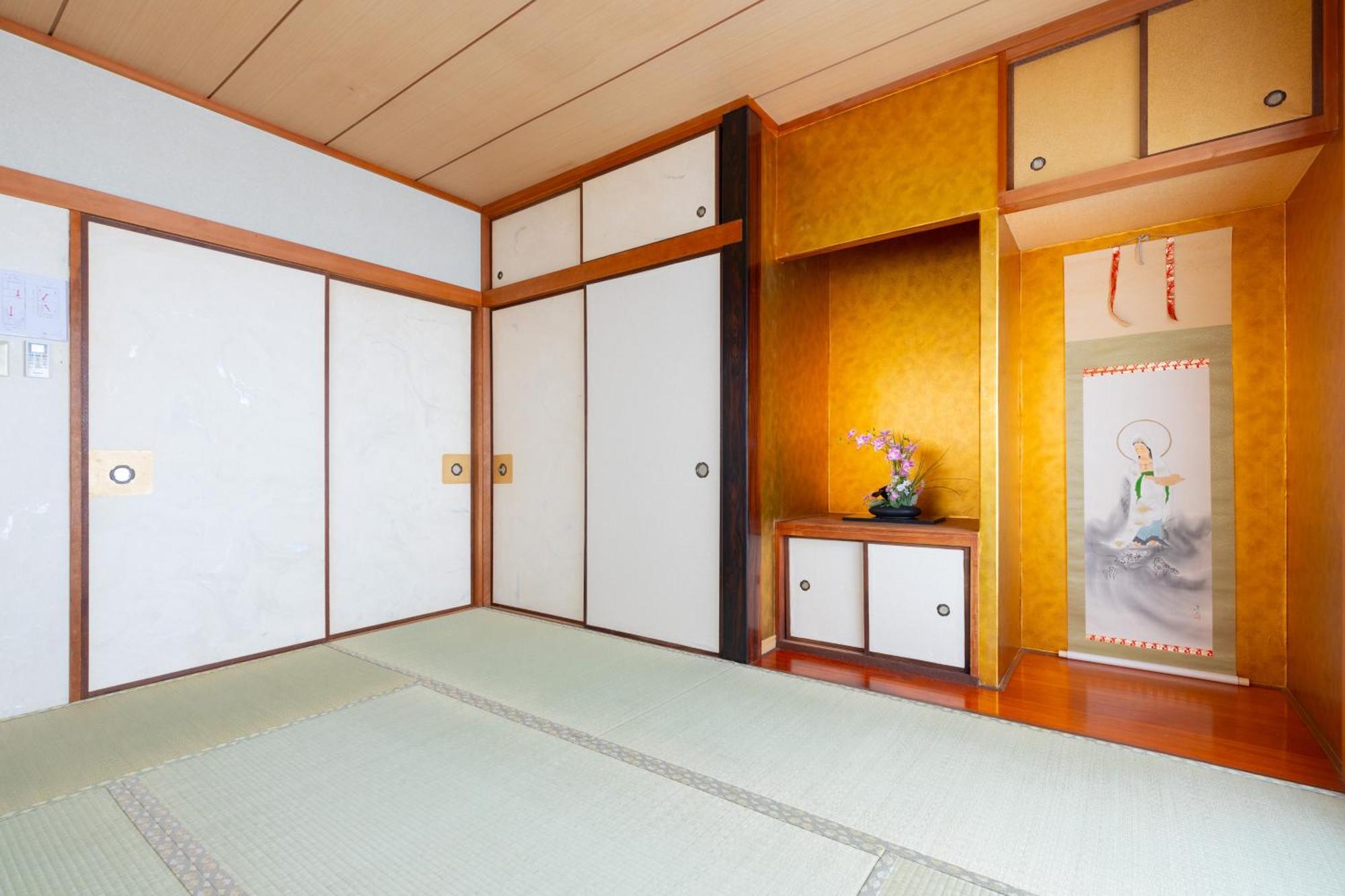 Umeda 15 Min, Airport 40 Min, Usj 30 Min, Quiet Residential Neighborhood 5ldk Japanese Style House For Groups And Families Apartment