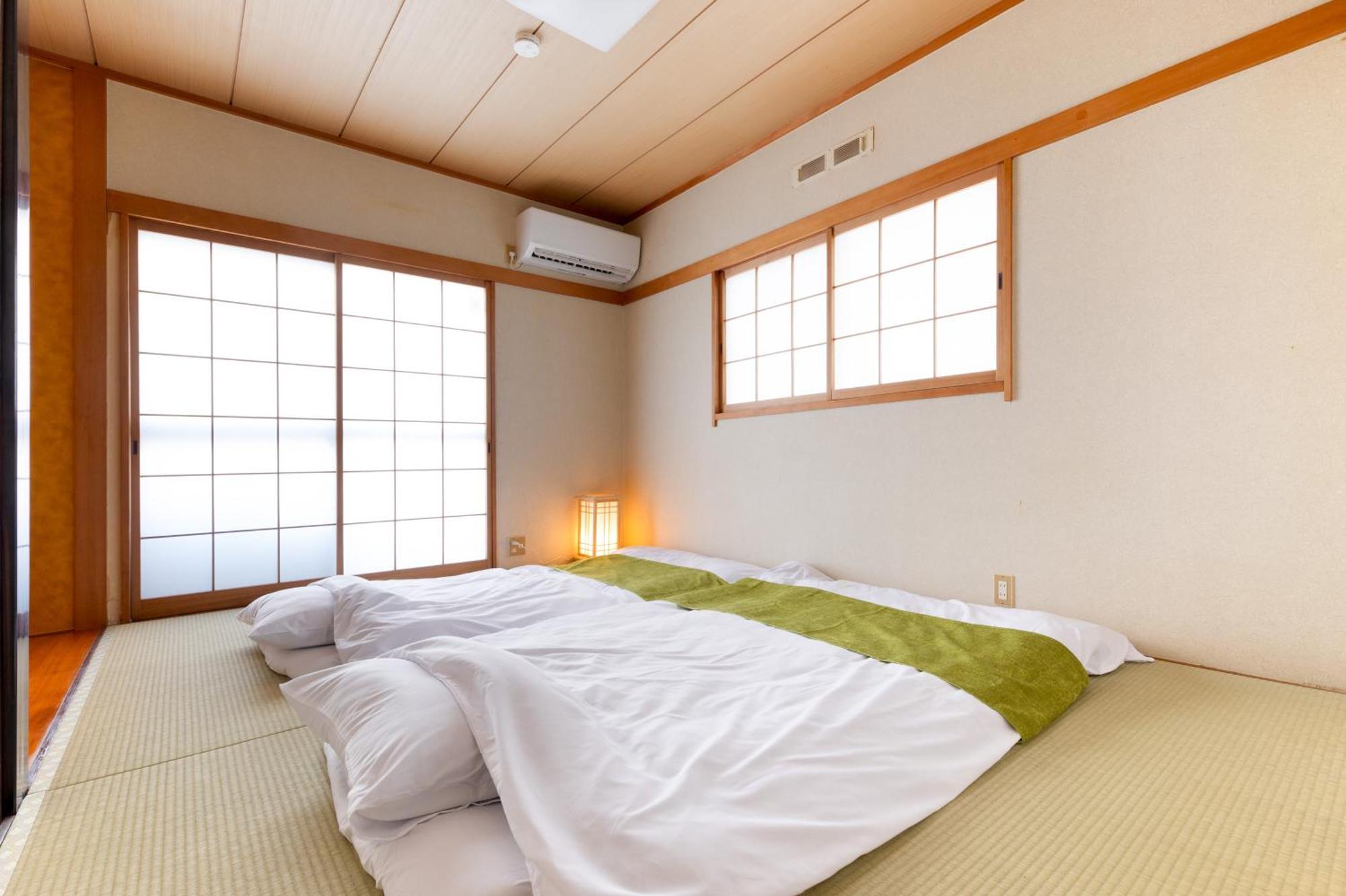 Umeda 15 Min, Airport 40 Min, Usj 30 Min, Quiet Residential Neighborhood 5ldk Japanese Style House For Groups And Families Apartment